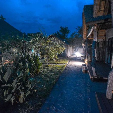 African Excursions Guest House Khwai Екстер'єр фото