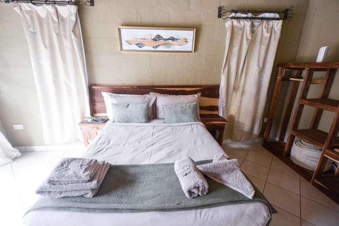 African Excursions Guest House Khwai Екстер'єр фото