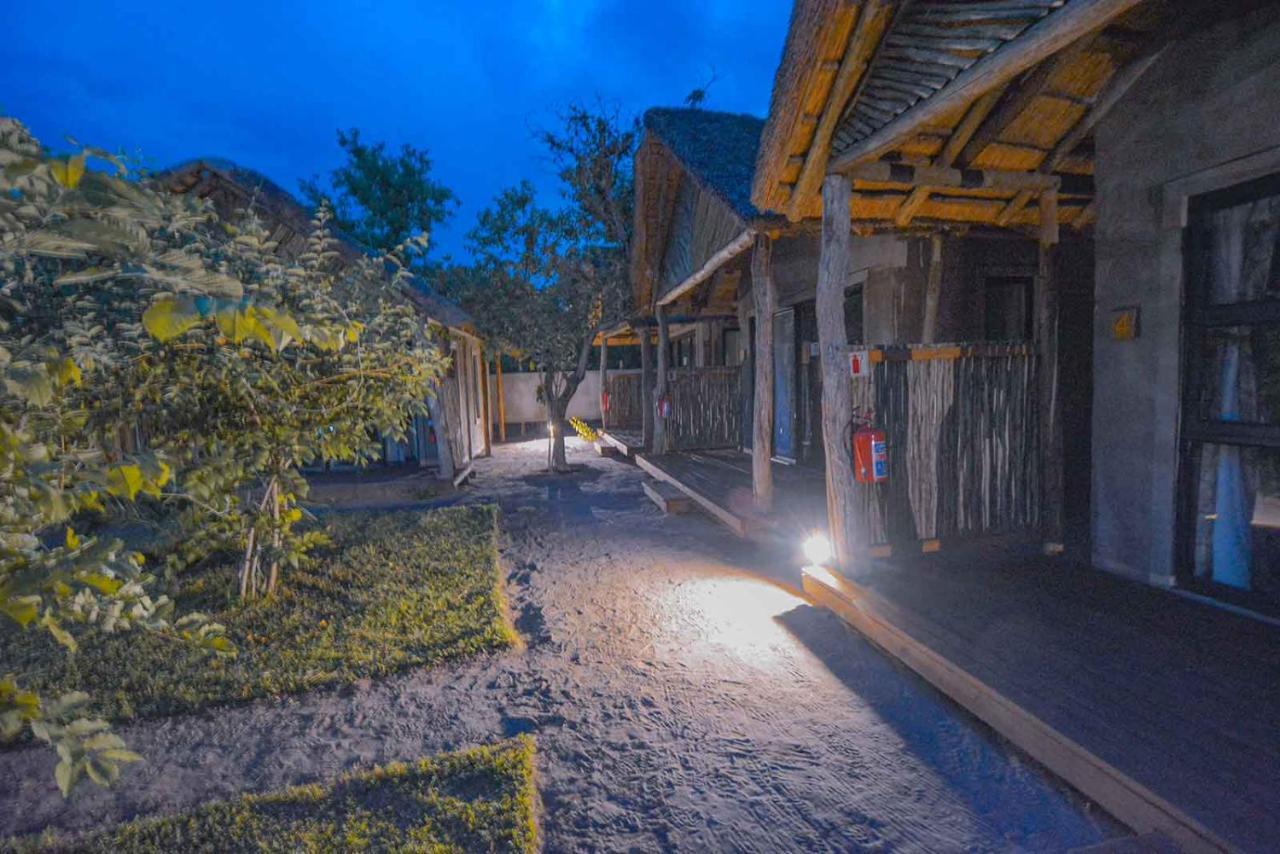 African Excursions Guest House Khwai Екстер'єр фото