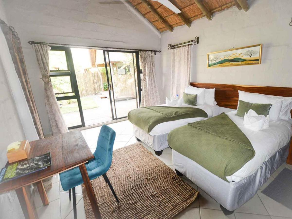 African Excursions Guest House Khwai Екстер'єр фото